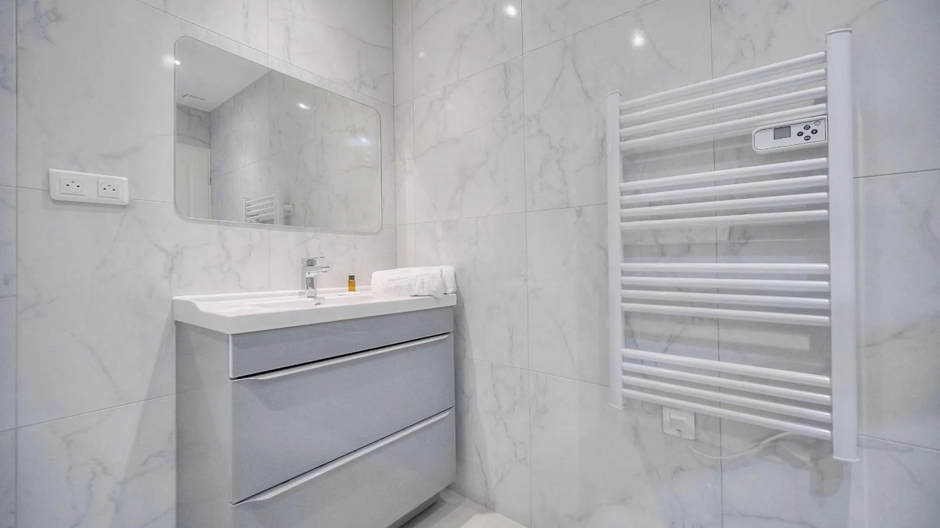 Charmant 3 Pieces Centre Ville A2B243 Cannes 0*,  Francja